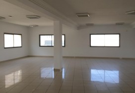 A LOUER LOCAL 1370 M2 EN ETAGE TU SUD