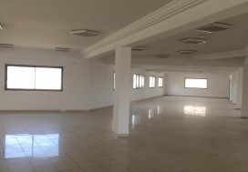 A LOUER LOCAL 1370 M2 EN ETAGE TU SUD