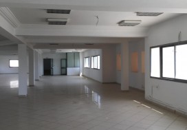 A LOUER LOCAL 1370 M2 EN ETAGE TU SUD