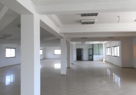 A LOUER LOCAL 1370 M2 EN ETAGE TU SUD