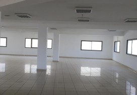 A LOUER LOCAL 1370 M2 EN ETAGE TU SUD