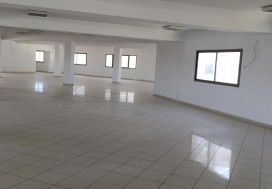 A LOUER LOCAL 1370 M2 EN ETAGE TU SUD