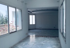 A VENDRE LOCAL 2700/10000 M2 RADES