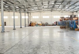 A LOUER LOCAL 4798/10010 M2 TUNIS SUD