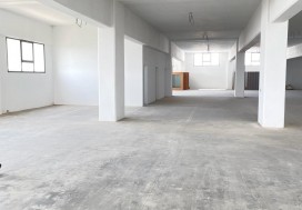 A LOUER LOCAL 3900 M2 TUNIS OUEST