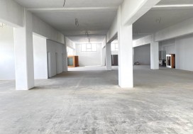 A LOUER LOCAL 3900 M2 TUNIS OUEST