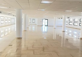 A LOUER IM HS 2920 M2 LES BERGES DU LAC