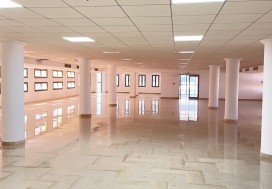 A LOUER IM HS 2920 M2 LES BERGES DU LAC