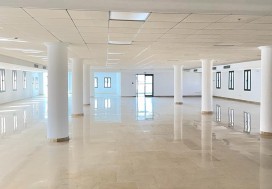A LOUER IM HS 2920 M2 LES BERGES DU LAC