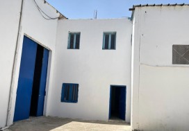 A LOUER LOCAL 1200 M2 J OUST