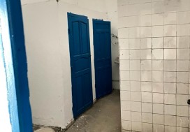 A LOUER LOCAL 1200 M2 J OUST