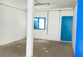 A LOUER LOCAL 1200 M2 J OUST