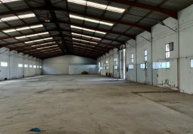 A LOUER LOCAL 4300 M2/1HA TU SUD