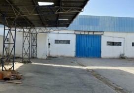 A LOUER LOCAL 4300 M2/1HA TU SUD