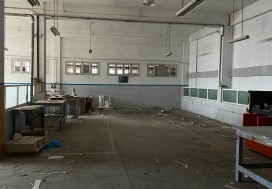 A VENDRE LOCAL 2461/3517 M2 TUNIS SUD