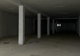 A L DEUX DEPOTS DALLE 2497 M2 TU SUD