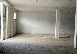 A L DEUX DEPOTS DALLE 2497 M2 TU SUD