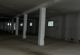 A L DEUX DEPOTS DALLE 2497 M2 TU SUD