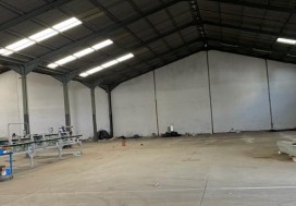 A LOUER DEPOT 1800 M2 TU SUD