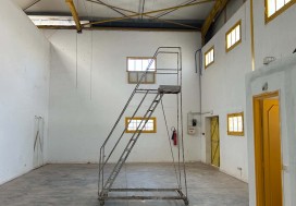 A LOUER DEPOT 187 M2 TUNIS SUD
