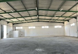 A L DEUX LOCAUX 2000/10050 M2 TU OUEST