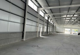 A LOUER LOCAUX NEUFS 3744/7000 M2 TU SUD