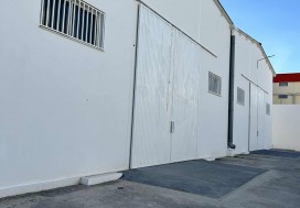 A LOUER LOCAL 1728/3360 M2 NEUF TU OUEST