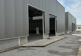 A LOUER LOCAUX NEUFS 3744/7000 M2 TU SUD