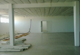 A LOUER LOCAL 1500 M2 2E ETAGE CHARGUIA