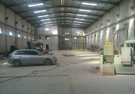 A LOUER LOCAL 3500 M2 NAASSEN