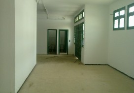 A LOUER LOCAL 1950 M2 CHARGUIA
