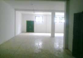 A LOUER LOCAL 1950 M2 CHARGUIA