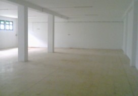 A LOUER LOCAL 1950 M2 CHARGUIA