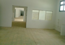 A LOUER LOCAL 1950 M2 CHARGUIA