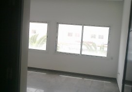 A LOUER IMMEUBLE 1500 M2 CHARGUIA