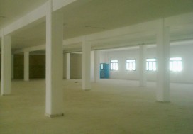 A LOUER LOCAL EN ETAGE 1000 M2 CHARGUIA