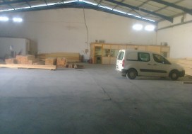 A LOUER DEPOT 1400 M2 PRES FORD