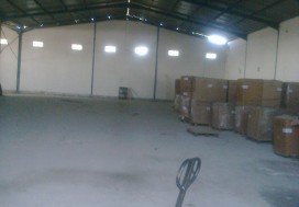 A LOUER DEPOT 2155 M2 CHARP ZONE VERTE