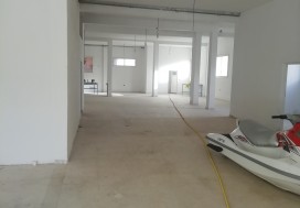 A L LOCAL COMMERCIAL 950 M2 TUNIS OUEST